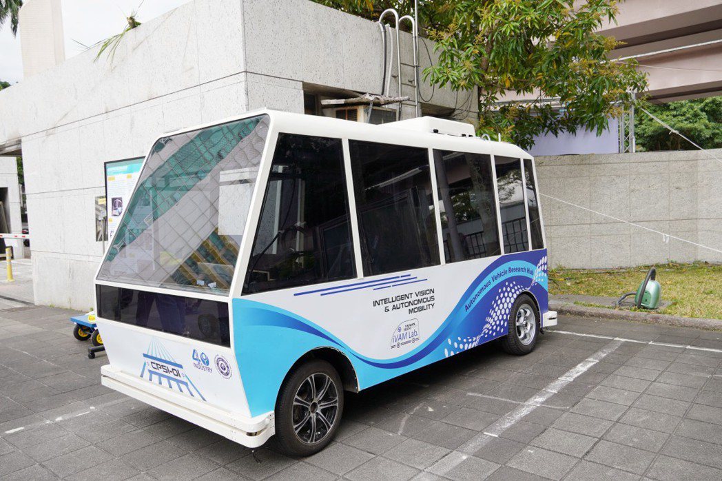 臺科大永續環保校慶展示機械工程系電動車實作成果。