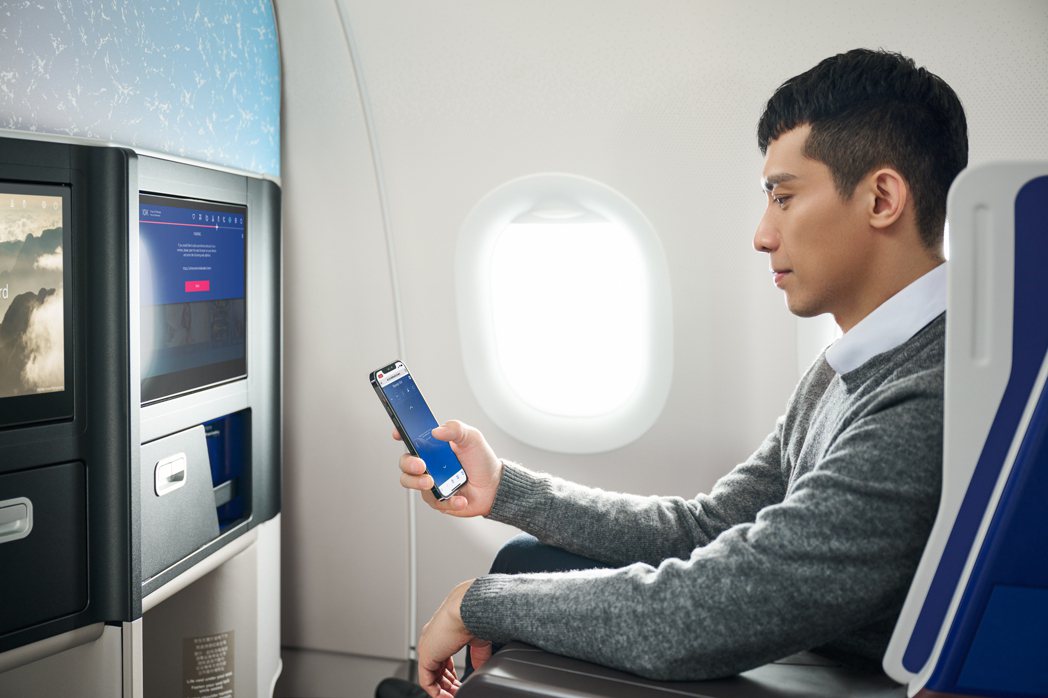 華航 A321neo全艙等採用 4K 高畫質螢幕，且皆可利用智慧遙控功能，連線操...