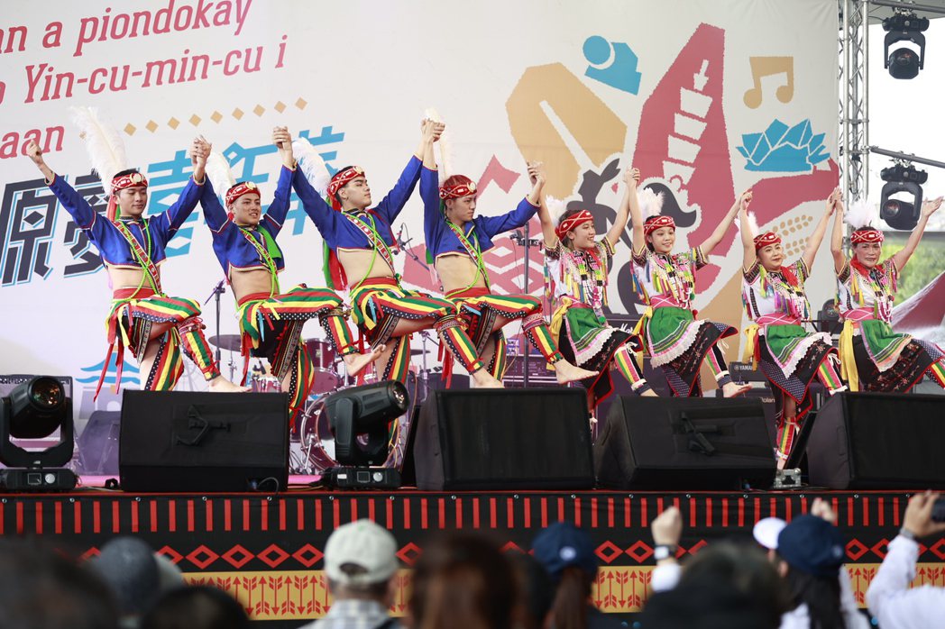 3月25日在台北花博，有眾多原住民歌手獻出滿滿熱情與激情，為原住民選手加油。臺北...