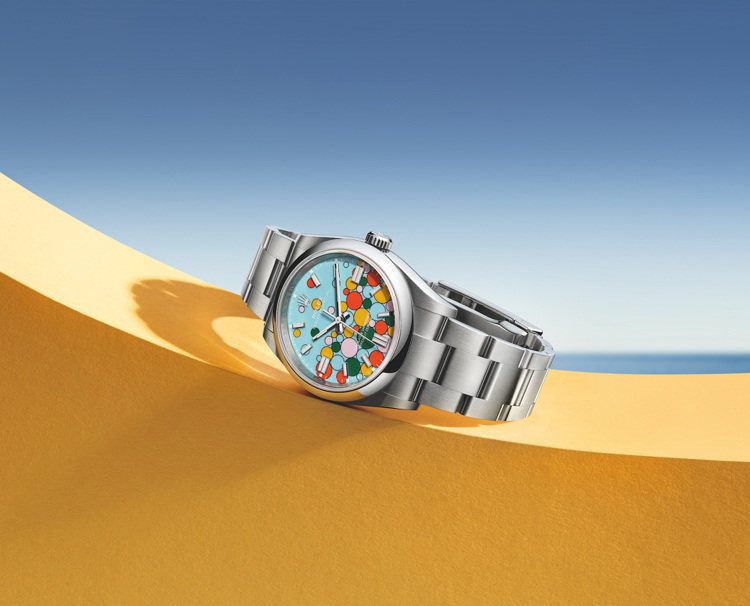 Oyster Perpetual腕表使用五色泡泡的「慶典」圖案帶來無限希望想像，並有31、36與41毫米三種尺寸。圖／勞力士提供