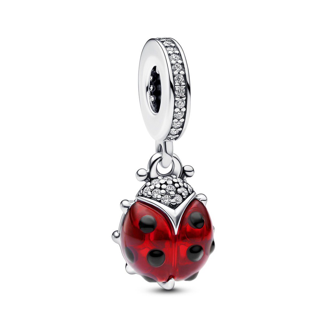 Pandora幸運紅色瓢蟲吊飾，2,480元。圖／Pandora提供