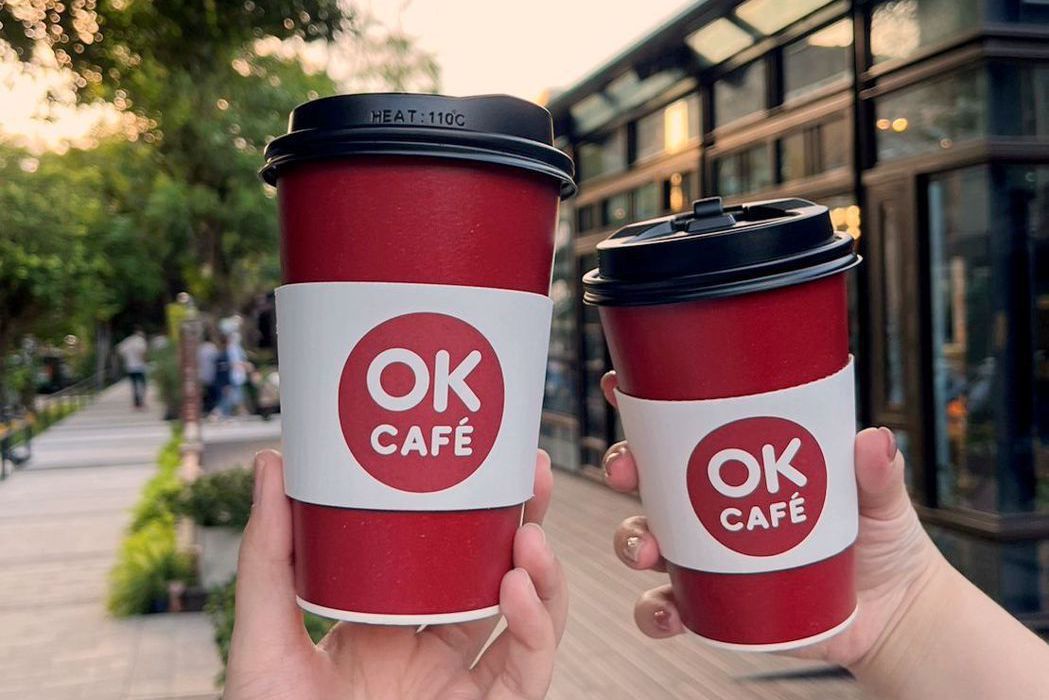 因應連假出遊潮，OKmart祭出現煮OKCAFE咖啡買2送1活動。圖／OK ma...