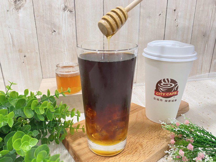 7-ELEVEN「CITY CAFE蜂蜜美式咖啡」以黃金比例調和在地荔枝蜜與泰國...
