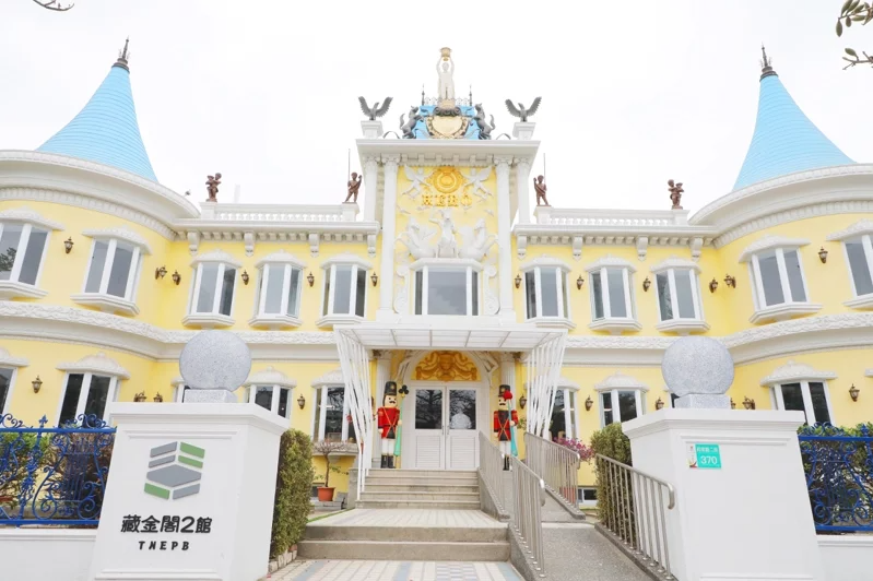 有全台最美公署之譽的台南市環保局藏金閣2館，清明連假試營運。 圖／台南市政府提供
