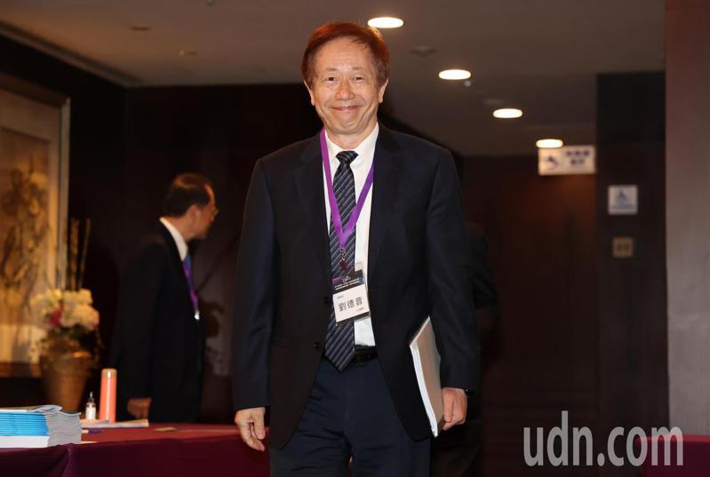 台積電董事長劉德音呼籲台灣生產更多對先進晶片製造至關重要的材料與設備，以維持半導體產業競爭優勢。記者胡經周／攝影