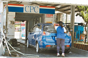 加油站洗車機爆採購弊案 廠商還偷工減料 中油：證據到哪查到哪