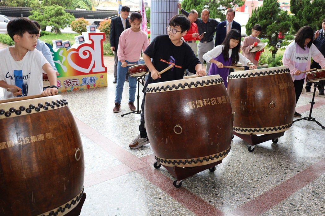 清水國小學生帶來精采的太鼓表演。 王睦捷／攝影
