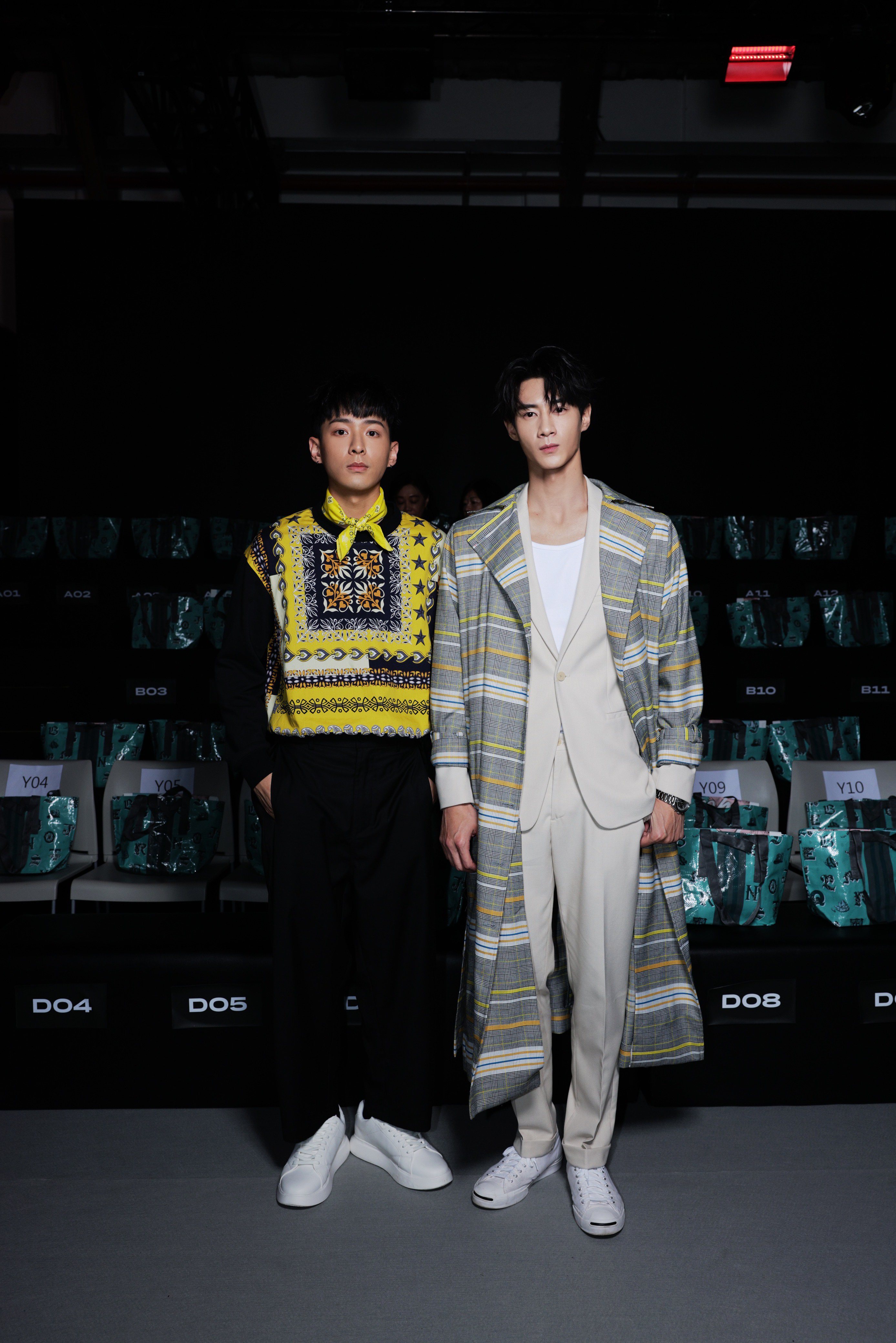 鍾岳軒(左)、黃柏峰受邀出席Daniel Wong時裝秀。圖／TVBS提供
