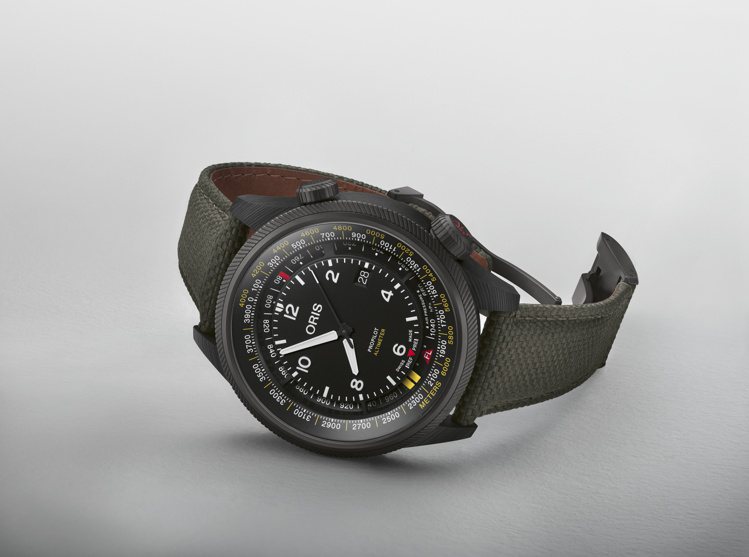 ProPilot Altimeter腕表，碳纖維表殼、47毫米、時間顯示、高度測...