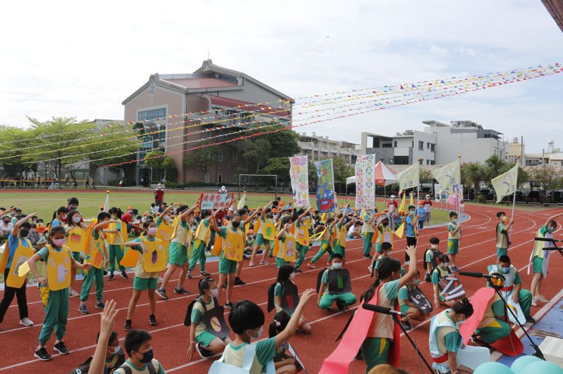 台南市學校透過多元化課程與教學活動，讓健康觀念與行為扎根，今年有5校獲健康促進績優學校。圖／台南市教育局提供