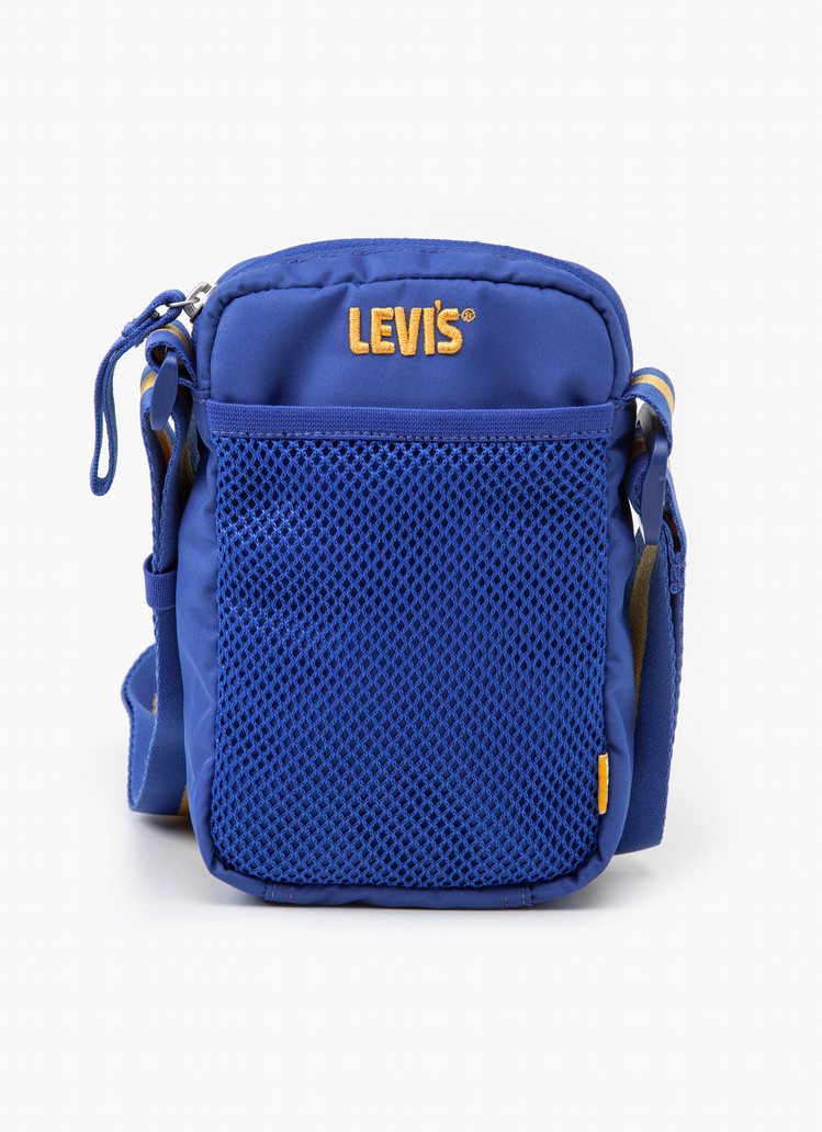 LEVI'S® Gold Tab™系列迷你斜肩包，1,490元。圖／LEVI'S提供