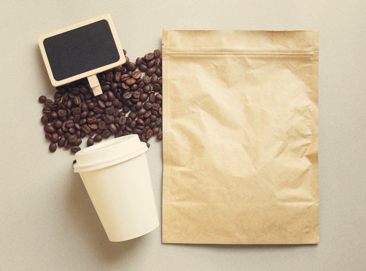 在一般的情況下，人們會將剛從烘焙機中烘完的咖啡豆，整袋放入可加蓋的塑膠食品儲存罐中，但烘焙好的咖啡豆無法長期儲存。
