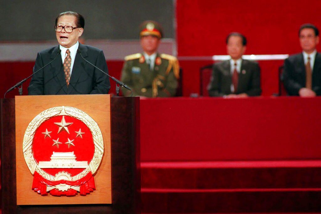 圖為1997年香港交接儀式中，時任中國國家主席的江澤民發表演說。 圖／美聯社