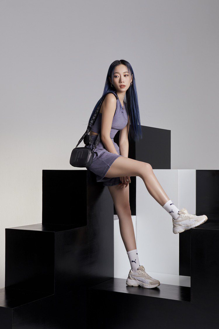 PUMA品牌大使吳卓源演繹專為女孩打造的Teveris NITRO氮氣漫步鞋。圖／PUMA提供