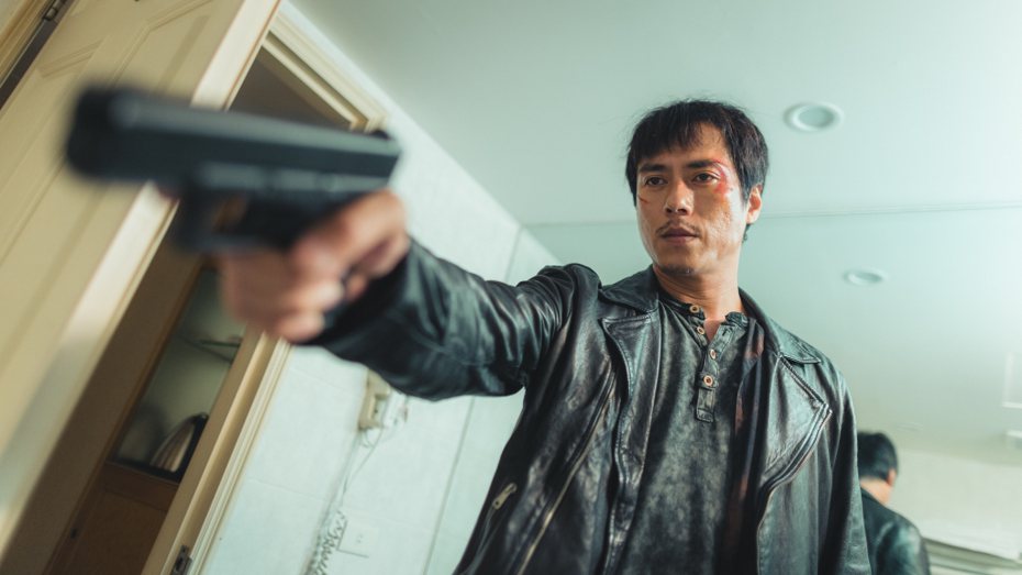 莊凱勛在「租約第一條：禁止殺人」中飾演一位退休殺手。圖／公視台語台提供