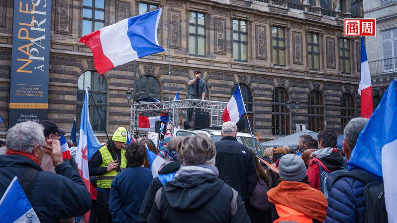 今年3月以來，光巴黎就有10萬人上街頭抗議，退休金改革引爆民怨四起，將 是全球無法迴避的問題。(來源：Dreamstime)