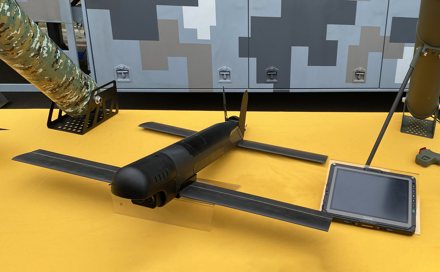 神基電腦的軍用平板被中科院作為無人機巡飛彈的控制主機。王郁倫攝影