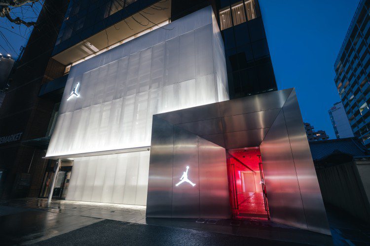 繼去年在米蘭之後後，Nike旗下的Jordan Brand選擇進駐東京澀谷區，打造亞洲唯一的Jordan World of Flight店。圖／Nike提供