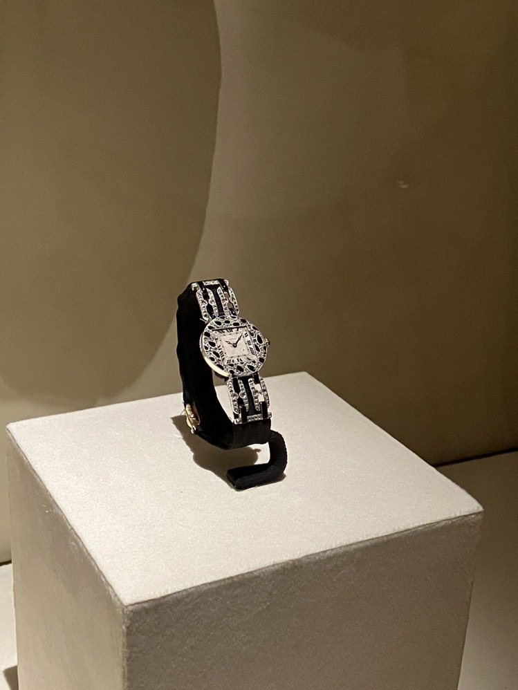 卡地亞首度出現的美洲豹作品，即為這只裝飾美洲豹豹紋的手表。記者孫曼／攝影