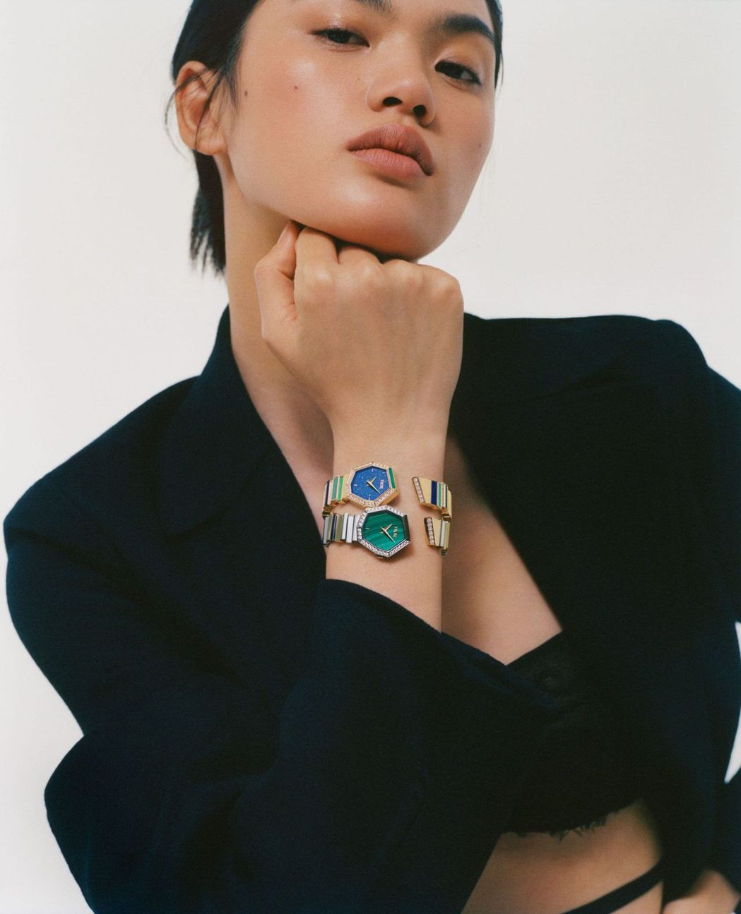 Gem Dior珠寶系列完美整合珠寶與腕錶，將異材質與多元色彩應用得淋漓盡致。圖...