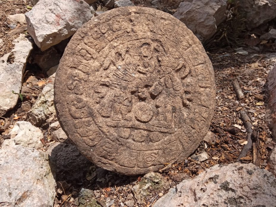 墨西哥猶加敦半島著名的瑪雅奇琴伊察考古遺址近日發現一塊用於古代球賽的「石製記分板」。路透