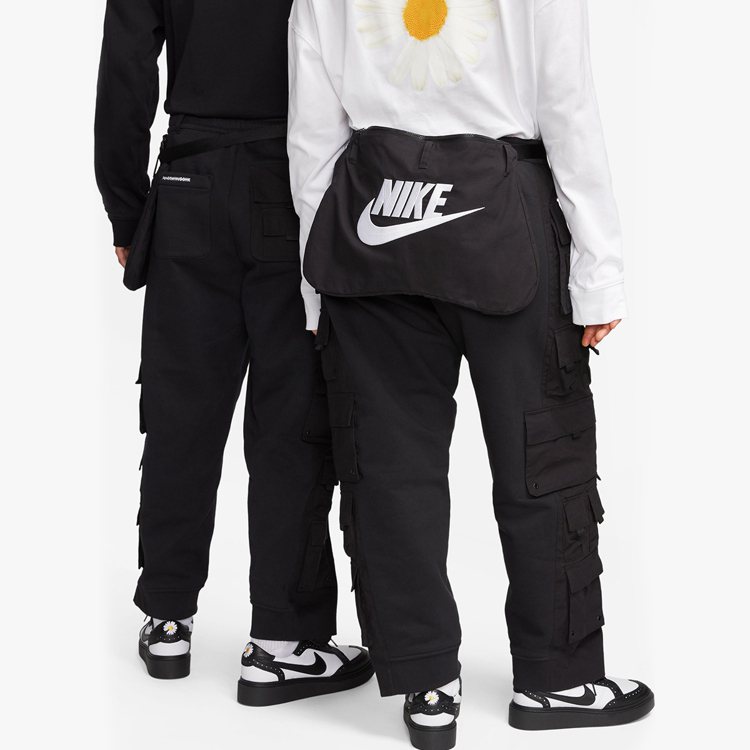PEACEMINUSONE x Nike Kwondo 1系列長褲，4,880元。圖／INVINCIBLE提供