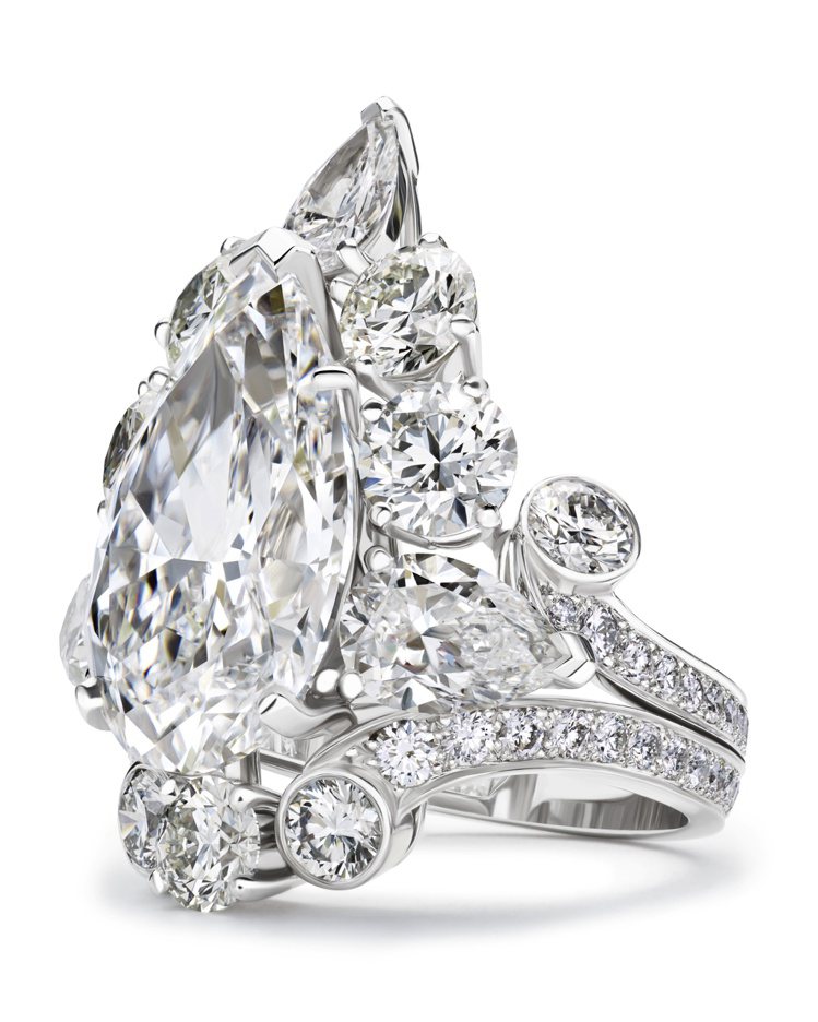 Adonis Rose Petal高級珠寶梨形鑽石戒指，主石鑲嵌10.33克拉梨...