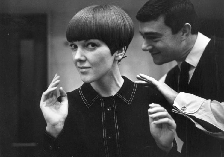 瑪莉官與髮型設計師維達・沙宣，1964年。 © RonaldDumont／Dai...