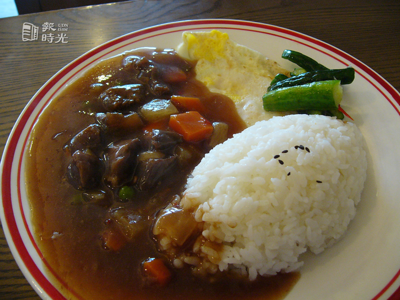 新竹市真鍋咖啡館推出美味午餐，每客僅129元。圖／聯合報系資料照（2006/12/27　 鄭毅攝影）