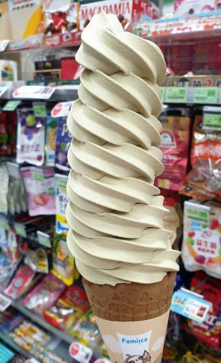 網友分享自己圓夢買到「大支霜淇淋」，竟引出內行人透露內幕。圖／摘自超商新品&am...