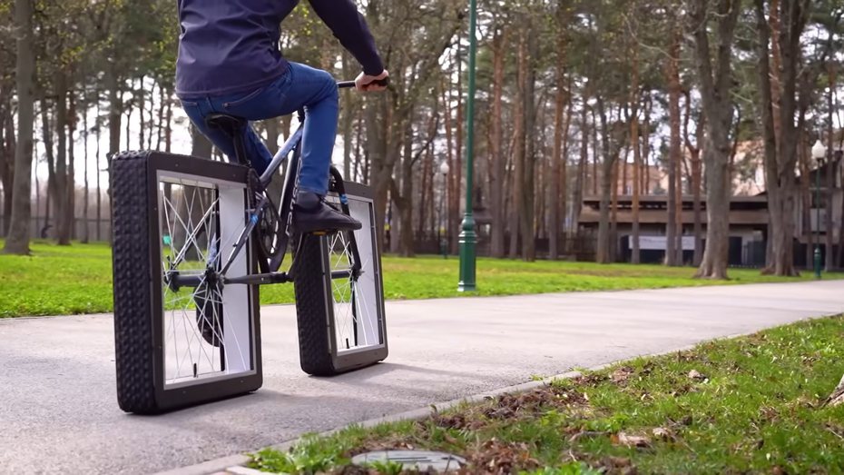 YOUTUBE頻道打造出相當特別的方形輪圈單車。 摘自「THE Q」YOUTUBE頻道