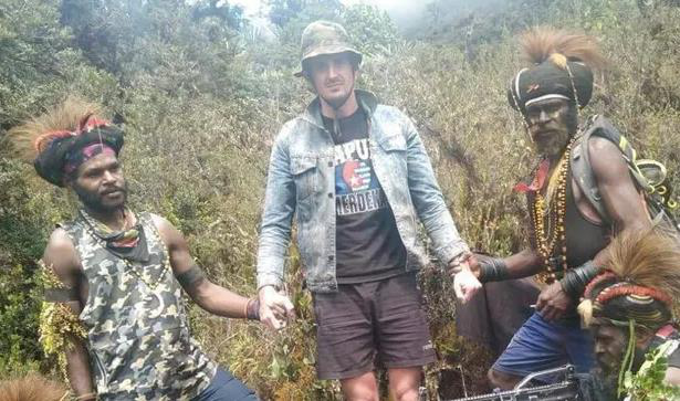 印尼巴布亚一支被派去营救一名被叛乱分子劫持为人质的纽西兰飞行员的部队突遭分离主义枪手袭击，官员透露最终造成至少6人死亡、约30人失踪。路透(photo:UDN)