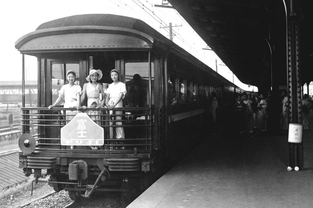 日本昭和5年（1930）的特急｢富士｣。 圖／日本鐵道博物館