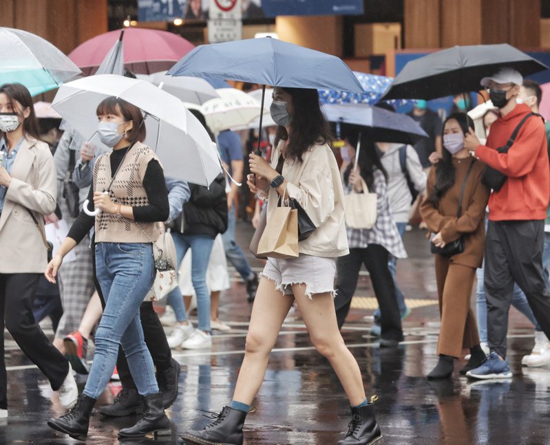 天氣風險公司天氣分析師林孝儒今天指出，周三至周五鋒面到，周六起降雨減緩。本報資料照片
