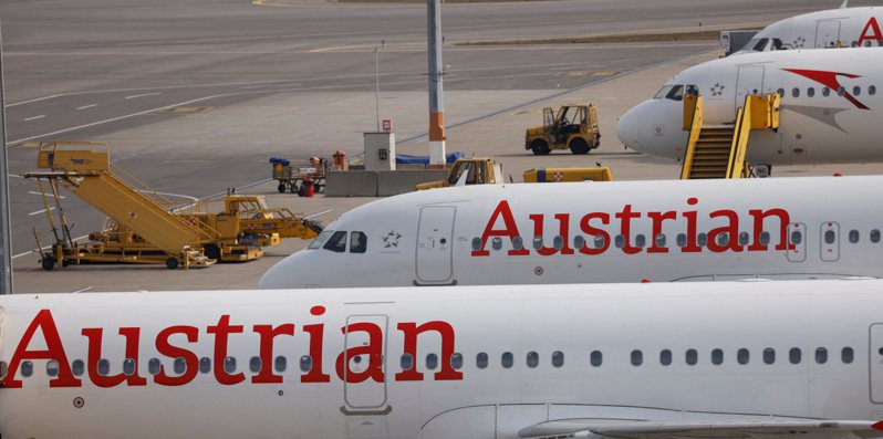 一架17日从维也纳飞往纽约的奥地利航空（Austrian Airlines）航班，在其八间厕所中有五间发生故障后被迫折返。路透(photo:UDN)