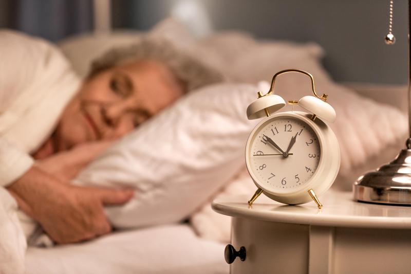 深層睡眠有助預防失智症，但隨著年齡增長，人會越來越難進入深層睡眠，該怎麼辦？英國睡眠研究人員相信，他們已經找到解決之道。路透／alamy