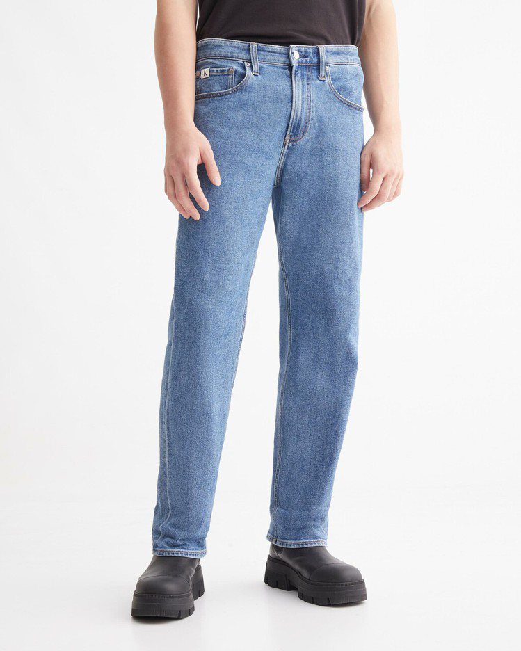 Calvin Klein 90s直筒牛仔褲，6,380元。圖／Calvin Kl...