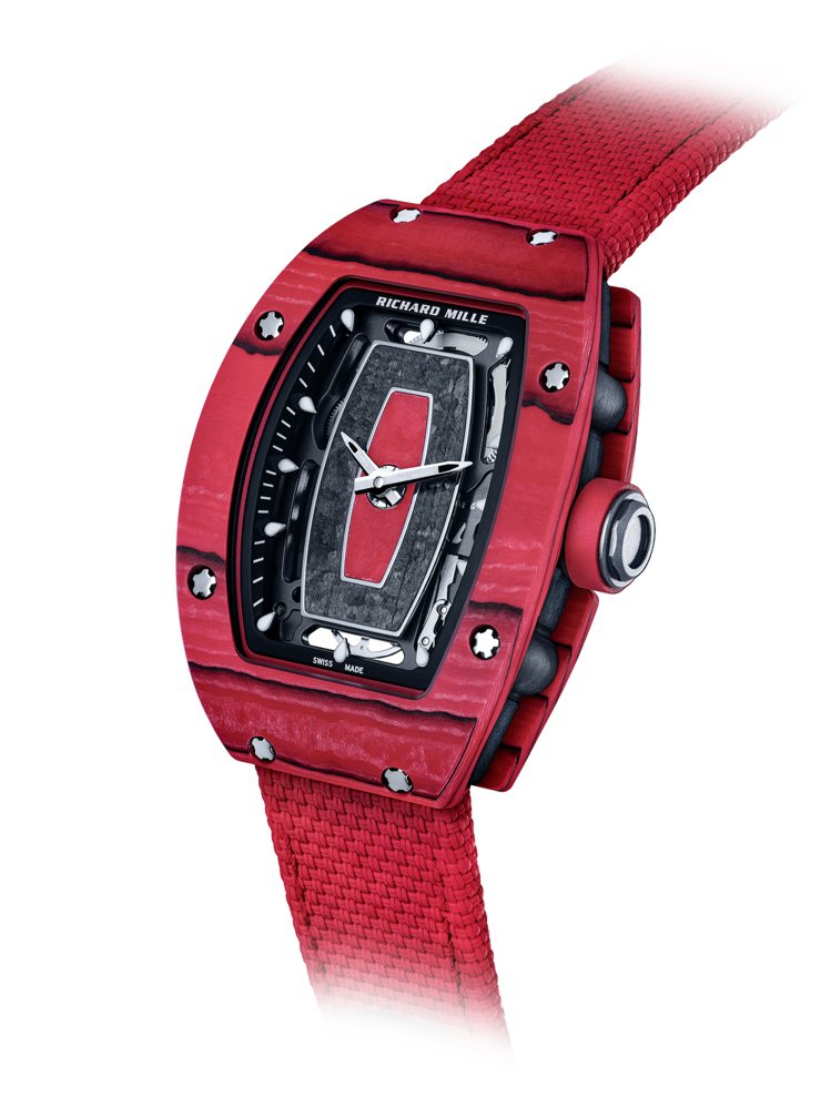 RM 07-01腕表，紅色Quartz TPT®石英纖維表殼、自動上鍊機芯、時間顯示，價格店洽。圖／RICHARD MILLE提供