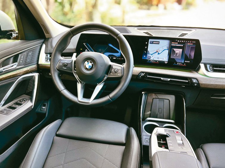 導入全新世代BMW iDrive 8.0使用者介面，一整個將駕駛艙質感全面提升。...