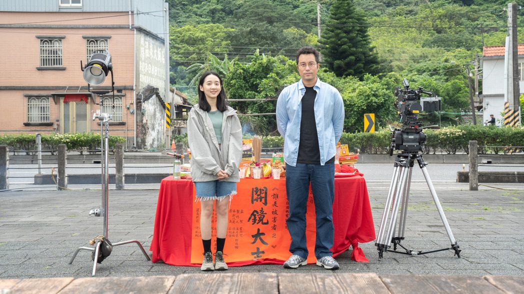 李沐(左)和张孝全演父女。图／Netflix提供