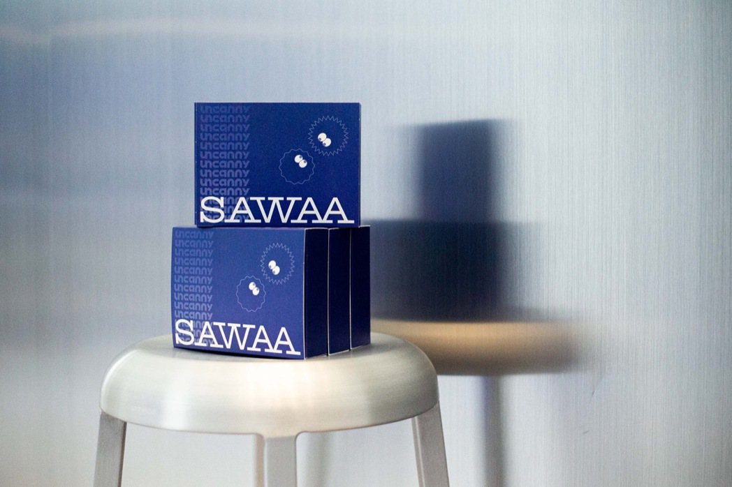 為了讓保養過程也好玩，質感保養品牌 SAWAA 創作了「Uncanny x SA...