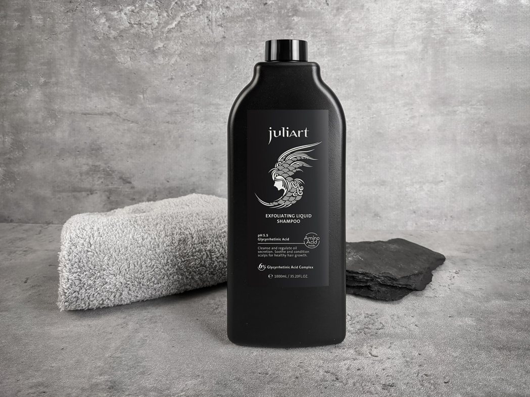 juliArt 2021年起共有11品項使用100%塑膠回收料製成洗髮精瓶器，減...