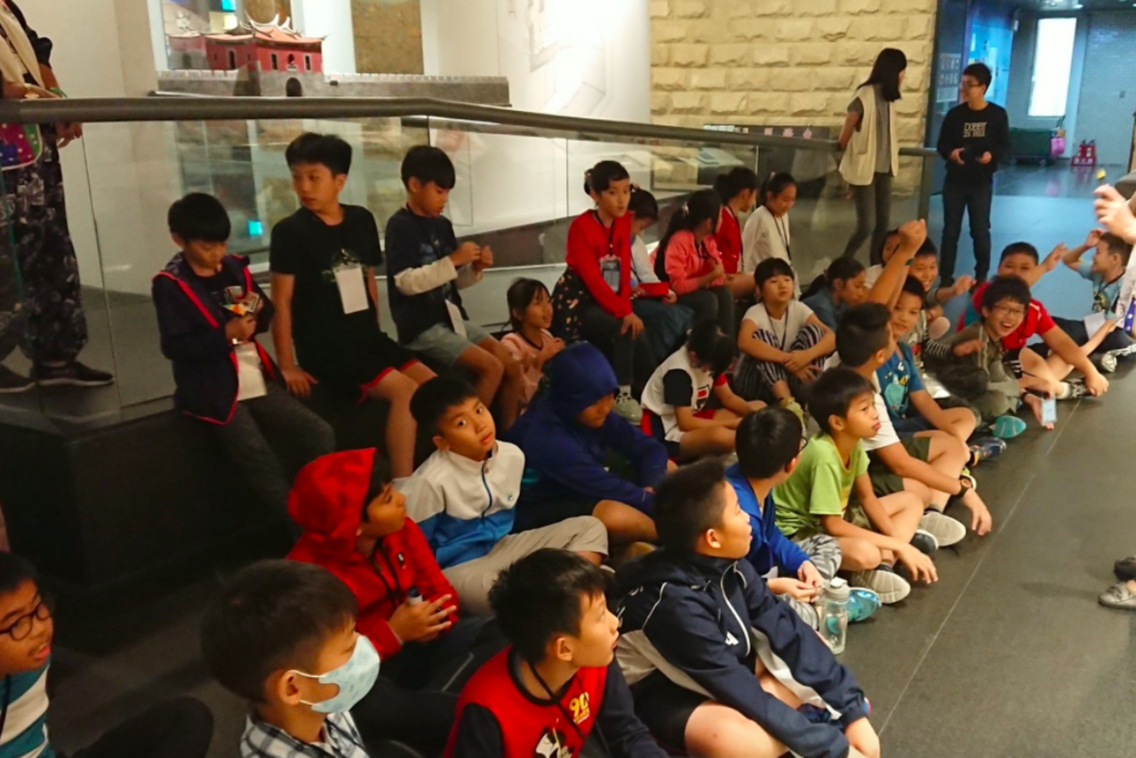 圖為台北探索館開放給國小學童的小志工研習營。 圖／北市觀光傳播局提供