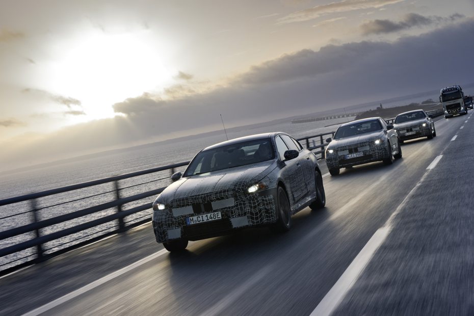 全新BMW i5純電房車預告將在五月底揭曉。 摘自BMW