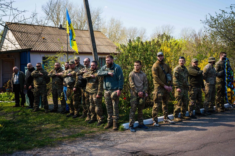 烏克蘭的黑幫分子幾乎都被徵召入伍，戒嚴令也阻止了許多犯罪活動。法新社