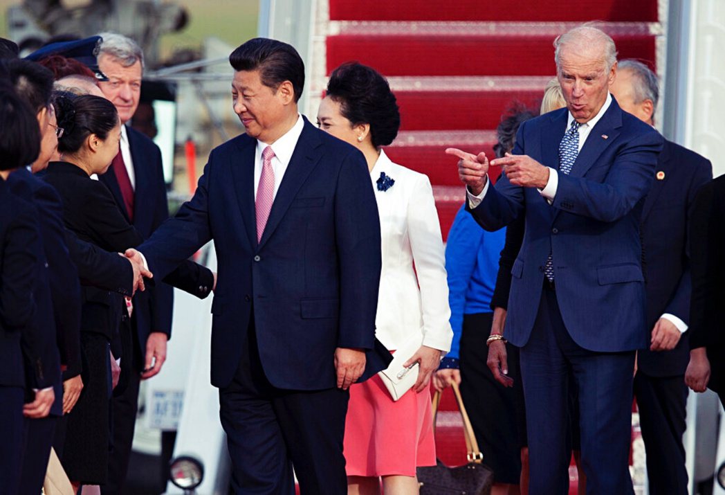 圖為2015年，中國國家主席習近平訪美，右為當時仍是副總統的拜登。 圖／美聯社 