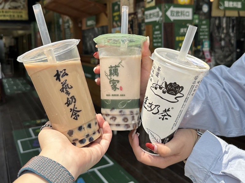 國際珍奶日歡迎來高雄奶茶一條街「新樂街」喝一波圖／高雄市觀光局提供