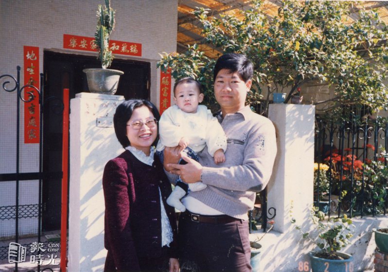 台灣第一位試管嬰兒的父母合影。圖/聯合報系資料照（1986/04/17 楊嘉慶攝影）