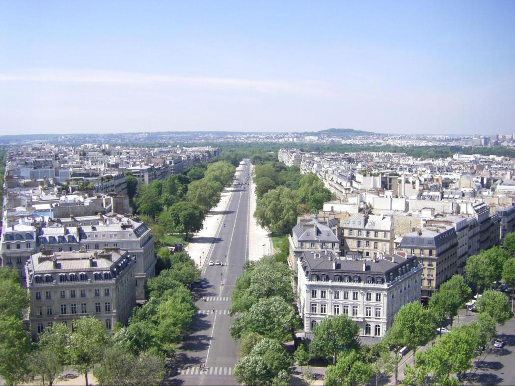 法國巴黎歷史悠久且最有象徵意義的富人區——第16區的福煦大街（Avenue Fo...
