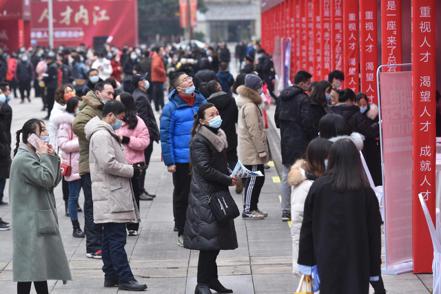2023年第1季，中國大陸的失業率達5.3%。新華社